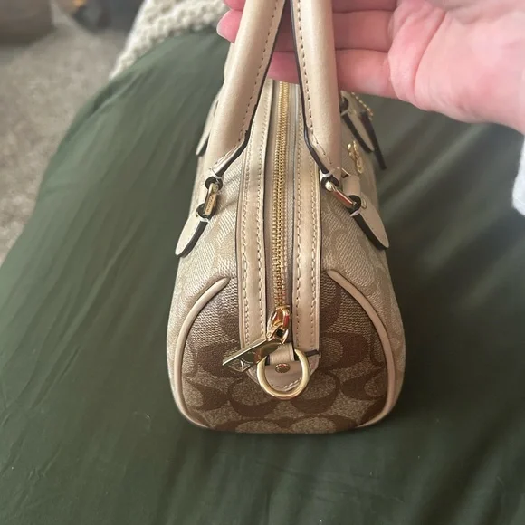 Coach Tan Signature Handbag - Picture 4 of 6